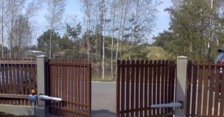 Купить распашные ворота из штакетника Дивногорск, цена от 2800 руб.